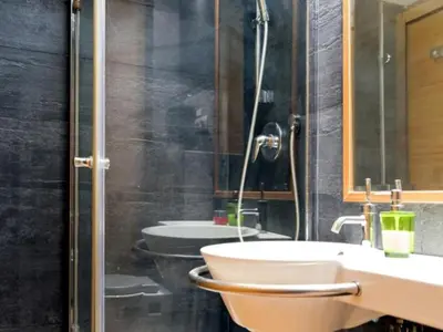 Un baño de Suitur Apartment Hita II Centro Madrid