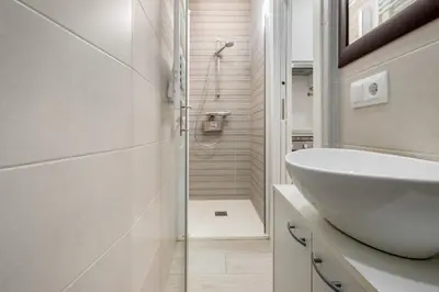Un baño de Modern apartment - 1Bedroom 1Bathroom - Chueca