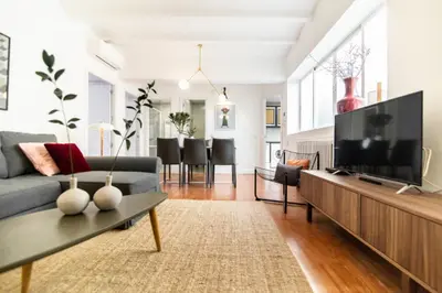 Una televisión o centro de entretenimiento en Moderno y Luminoso - Heros