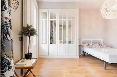Cama o camas de una habitación en Cozy Modern with balconies - Sol - Gran Vía