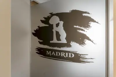 Certificado, premio, señal o documento que está expuesto en Central and bright - 2Bedrooms 2Bathrooms-Malasaña