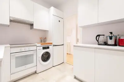 Una cocina o zona de cocina en Bright and elegant 3Dorm 2Bath - La Latina