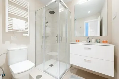 Un baño de Bright and elegant 3Dorm 2Bath - La Latina
