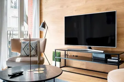 Una televisión o centro de entretenimiento en Bright Stylish-3Bedrooms 2Baths- Salamanca