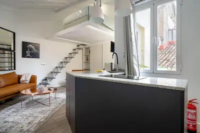 Plano de Modern Bright Penthouse -1Bedroom 1Bath -Sol