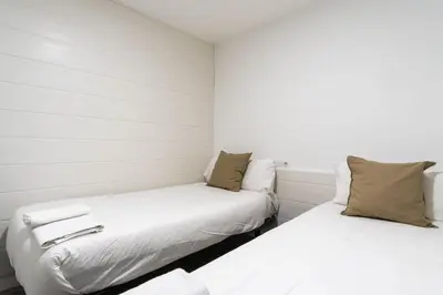 Cama o camas de una habitación en Cozy in Downtown - 2Bedrooms 1Bathroom - Malasaña