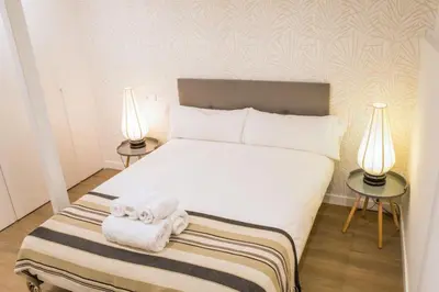 Cama o camas de una habitación en Stylish renovated apt - 2BD2BTH -Chamberí