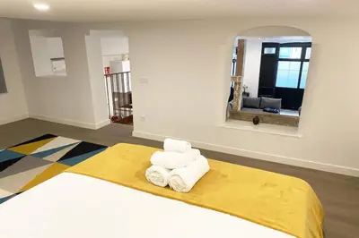 Cama o camas de una habitación en Stylish renovated apt - 2BD2BTH -Chamberí