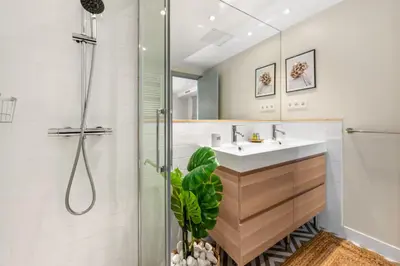 Un baño de Bright W Terrace -2 bedrooms 2 bathrooms-Chamberi