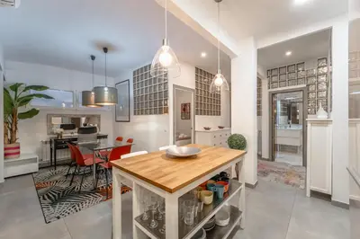 Una cocina o zona de cocina en Modern and Stylish - 2BD 2BTH - La Latina
