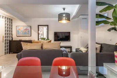 Zona de estar de Modern and Stylish - 2BD 2BTH - La Latina