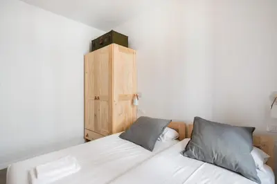 Cama o camas de una habitación en Centrally located bright -4Bedrooms 3Baths- Sol