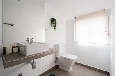 Un baño de For You Rentals Precioso Apartamento TEMPORAL Preciados PRE105B