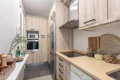 Una cocina o zona de cocina en AZREG - 2 Bedroom Apartment in Almagro
