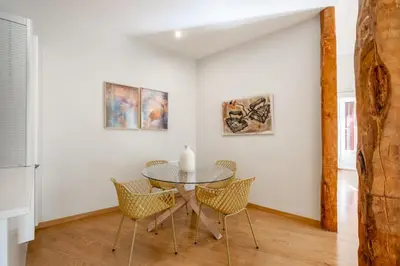 Plano de Stylish Bright -2 Beds 2 Baths - Plaza de España