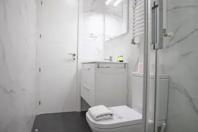 Un baño de Luz y Diseño en Retiro - Apartamento de 4 Dormitorios