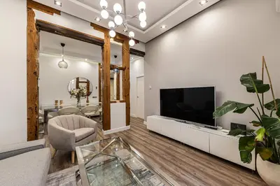 Una televisión o centro de entretenimiento en Waou La Latina III - Alquiler Corta Duración