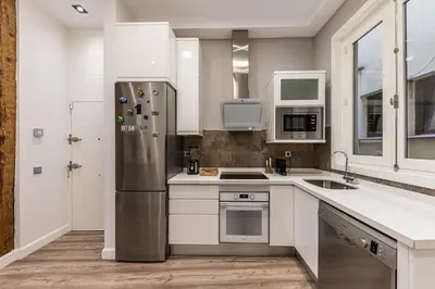 Una cocina o zona de cocina en Waou La Latina III - Alquiler Corta Duración