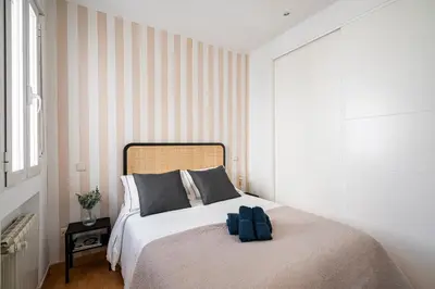 Cama o camas de una habitación en For You Rentals Apartamento TEMPORAL Delicias Madrid Atocha DVA65
