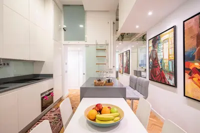 Una cocina o zona de cocina en For You Rentals Apartment TEMPORAL in the Center of Madrid ESP50