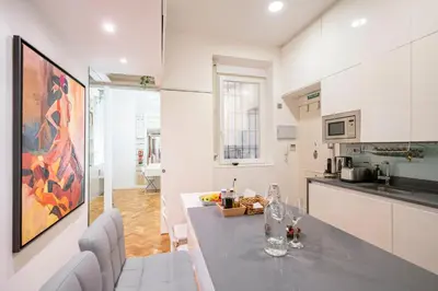 Una cocina o zona de cocina en For You Rentals Apartment TEMPORAL in the Center of Madrid ESP50