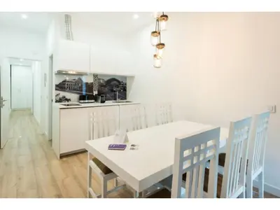 Una cocina o zona de cocina en Apartamento 3 Habs enfrente de Atocha Mendez3º