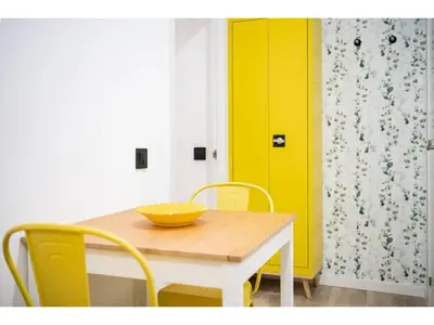 Plano de Apartamento amarillo en Atocha