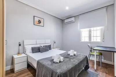 Cama o camas de una habitación en Retiro VII - Práctico, moderno y en plena ciudad de Madrid