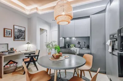 Una cocina o zona de cocina en MAKERE- 1 Bedroom Apartment in Almagro