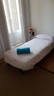 Cama o camas de una habitación en Madrid, C. Mayor