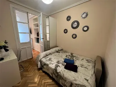 Cama o camas de una habitación en Madrid, C. Mayor