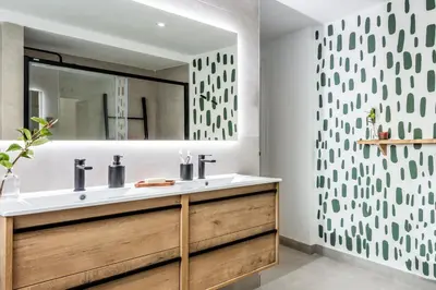 Un baño de LUNDA- 2 Bedroom Apartment in Malasaña