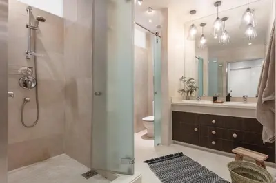 Un baño de DERJ - 2 Bedroom Apartment in Almagro