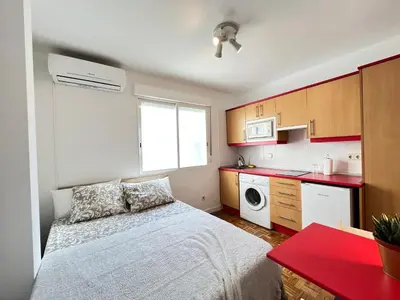 Una cocina o zona de cocina en Piso Augusto Acogedor 5 Temporal