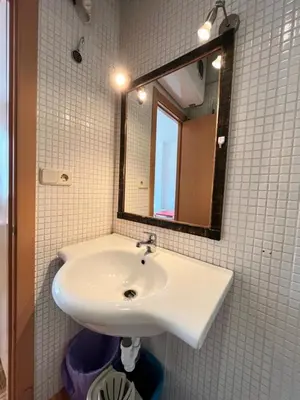 Un baño de Piso Augusto Acogedor 5 Temporal
