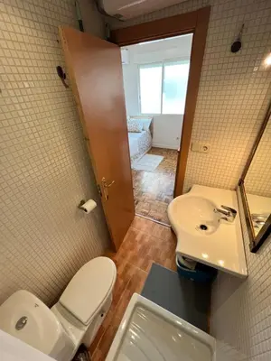 Un baño de Piso Augusto Acogedor 5 Temporal