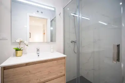 Un baño de Room Plaza España