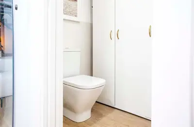 Un baño de Calle Amparo 86 Lujoso Dúplex con Jacuzzi en Lavapies especial parejas