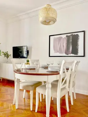 Una televisión o centro de entretenimiento en Madrid Palazzo - Palacete en Malasaña