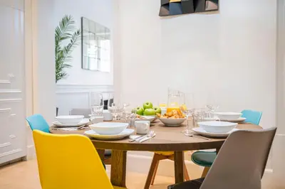 Comida en o cerca de este apartamento