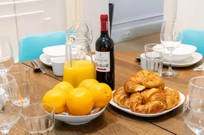Comida en o cerca de este apartamento