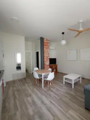 Una televisión o centro de entretenimiento en La Casita de Vallecas