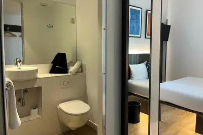 Un baño de Four Points Flex by Sheraton Madrid Atocha
