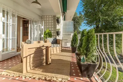 Un balcón o terraza de Wishome-Piso señorial con grandes terrazas y vistas al Parque del Oeste