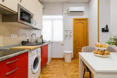 Una cocina o zona de cocina en CENTRICO APARTAMENTO CON 3 BAÑOS EN PUERTA DEL SOL y ATOCHA