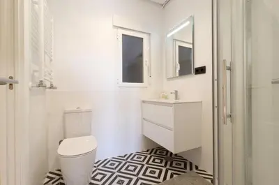 Un baño de Apartamentos Madrid Río