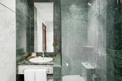 Un baño de Hotel Villa Real, a member of Preferred Hotels & Resorts