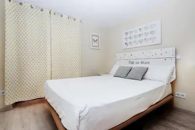 Cama o camas de una habitación en Fantástico Piso en La Latina, Madrid 6 personas