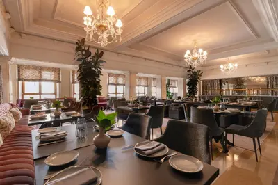 Un restaurante o sitio para comer en UMusic Hotel Madrid