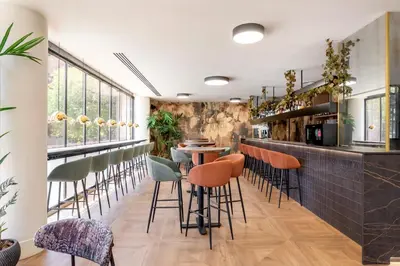 Un restaurante o sitio para comer en Acta Pirámides